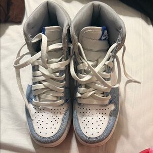 Nike Kids High-Top Sneakers - White and Gray